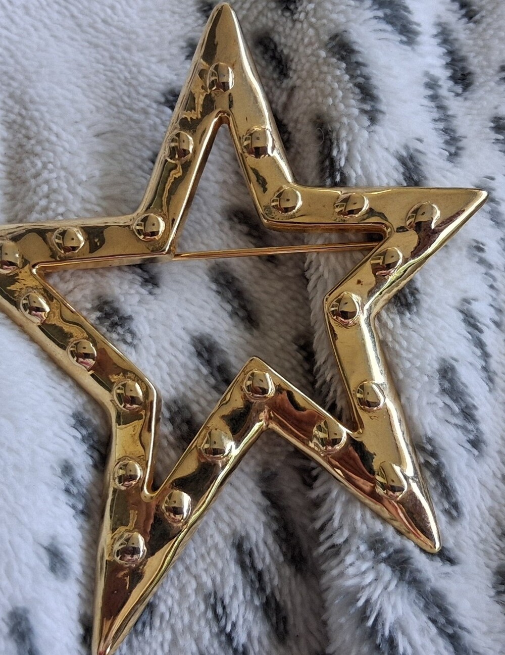 Vtg Carolee "Studded" Gold Tone Star Pin Brooch